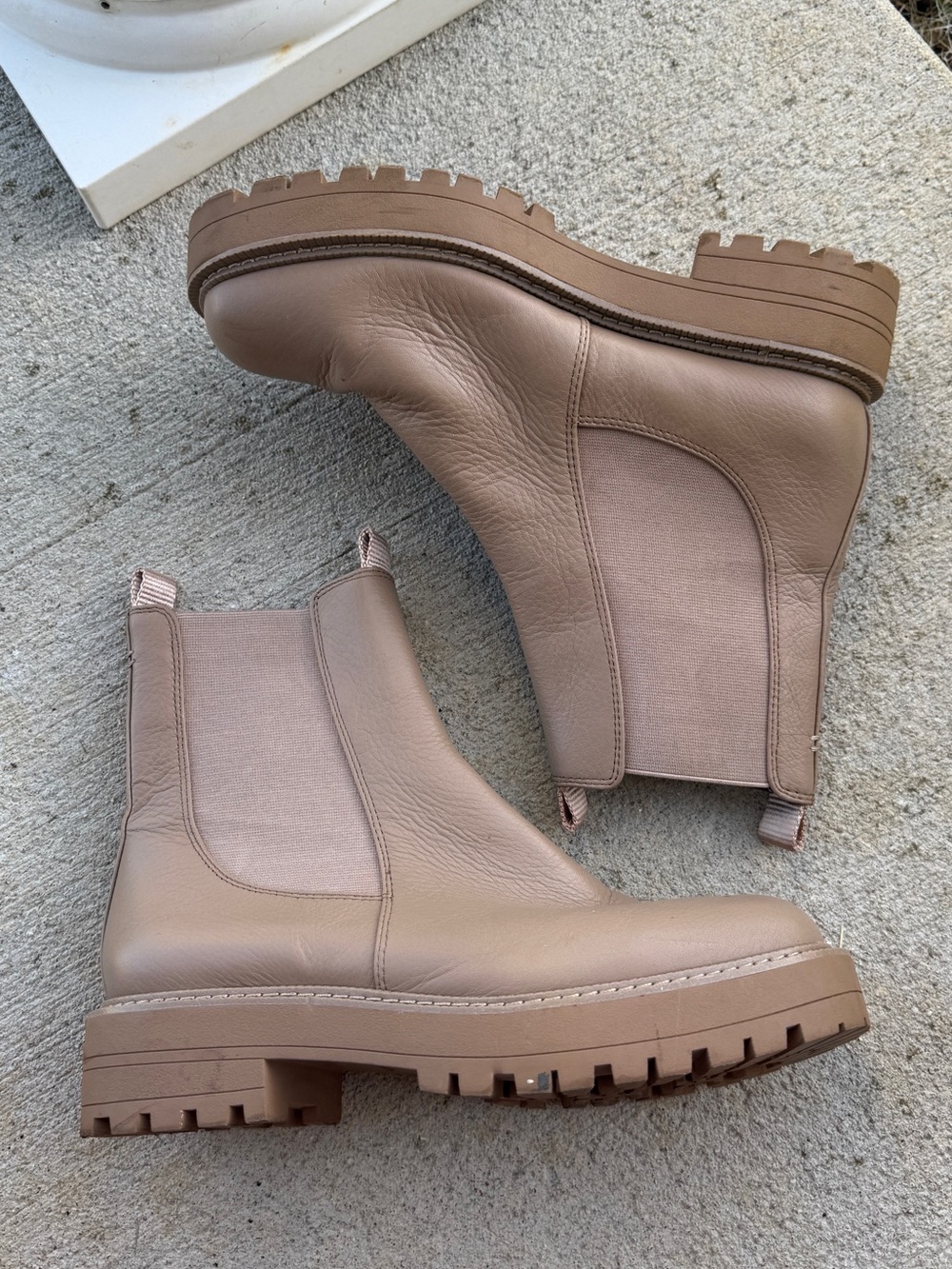 Sam Edelman Chelsea Lug Sole Ankle Boots - Light Taupe